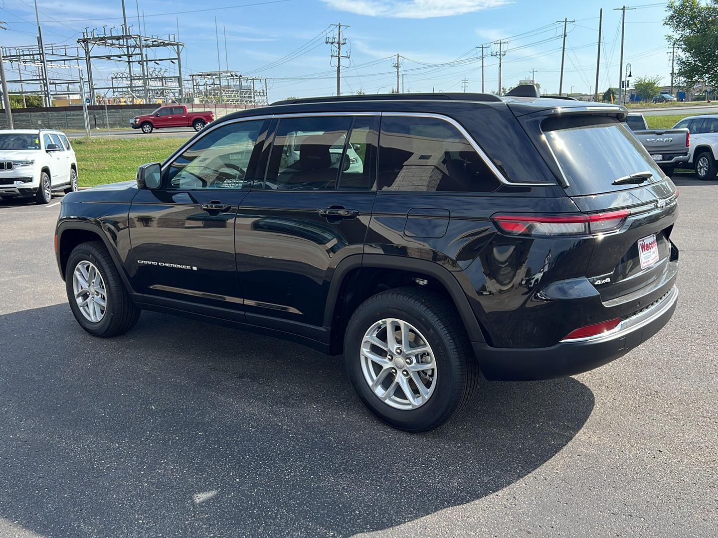 2025 Jeep Grand Cherokee Laredo X photo 5