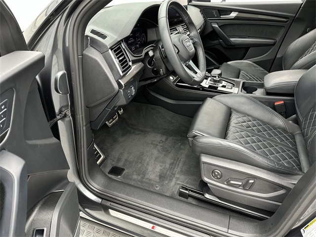 2023 Audi SQ5 Premium Plus photo 2