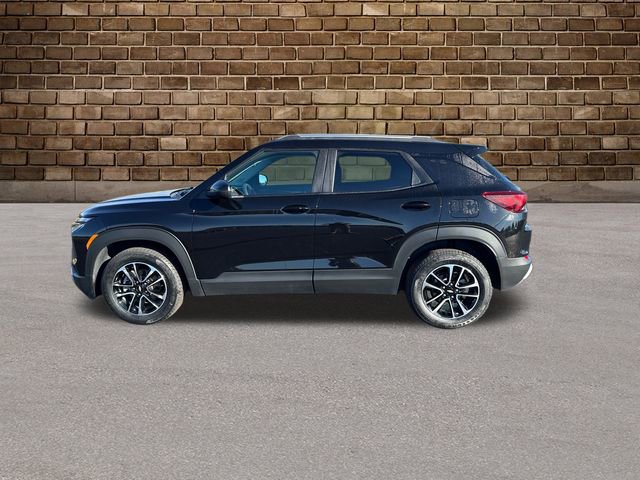 2024 Chevrolet Trailblazer LT photo 2