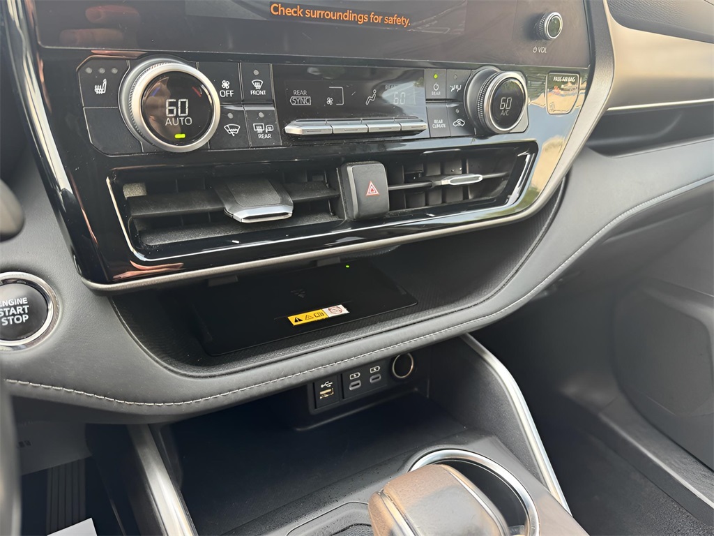 2023 Toyota Highlander XLE photo 20