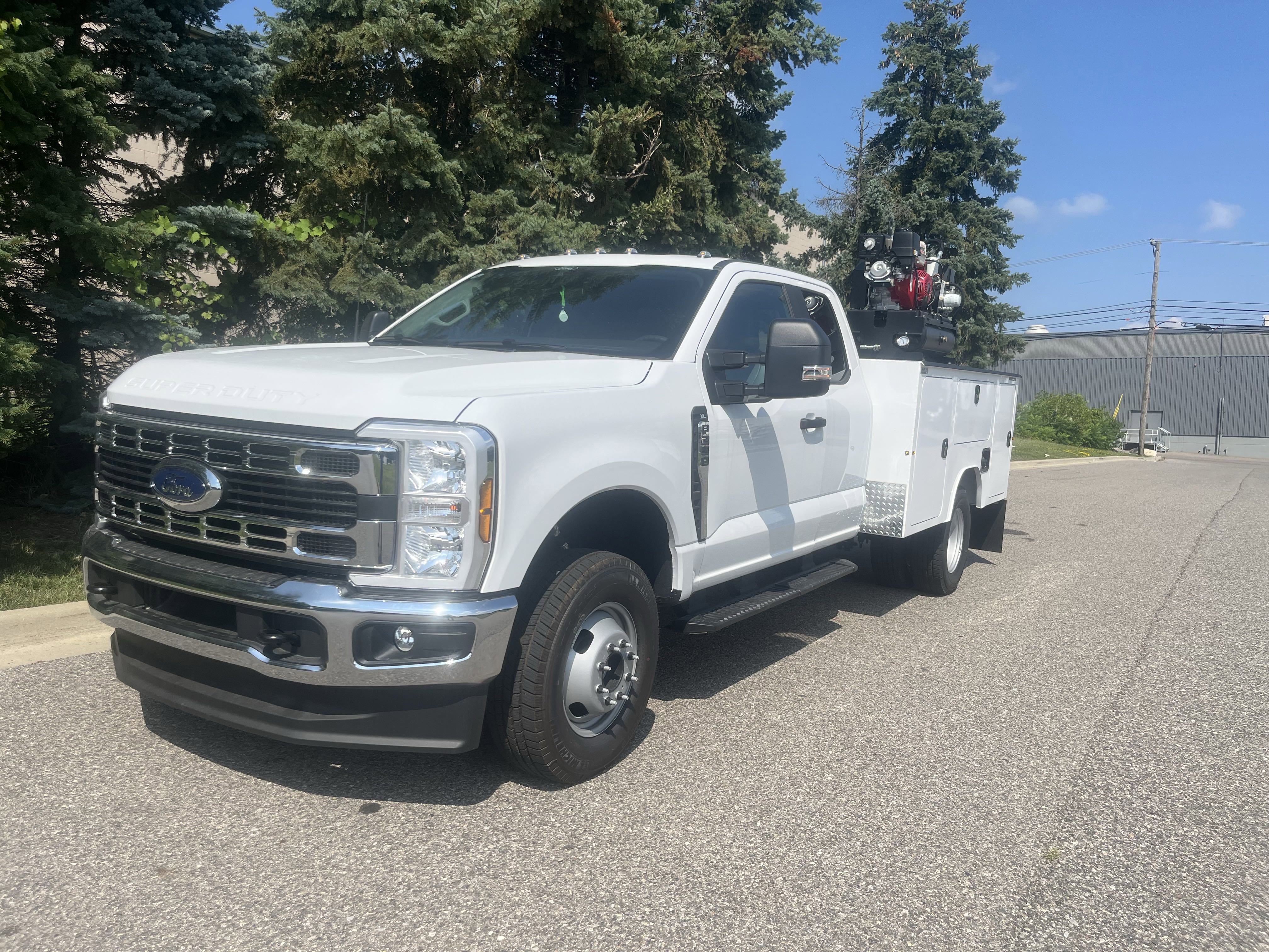 2025 Ford F-350 Super Duty Chassis Cab