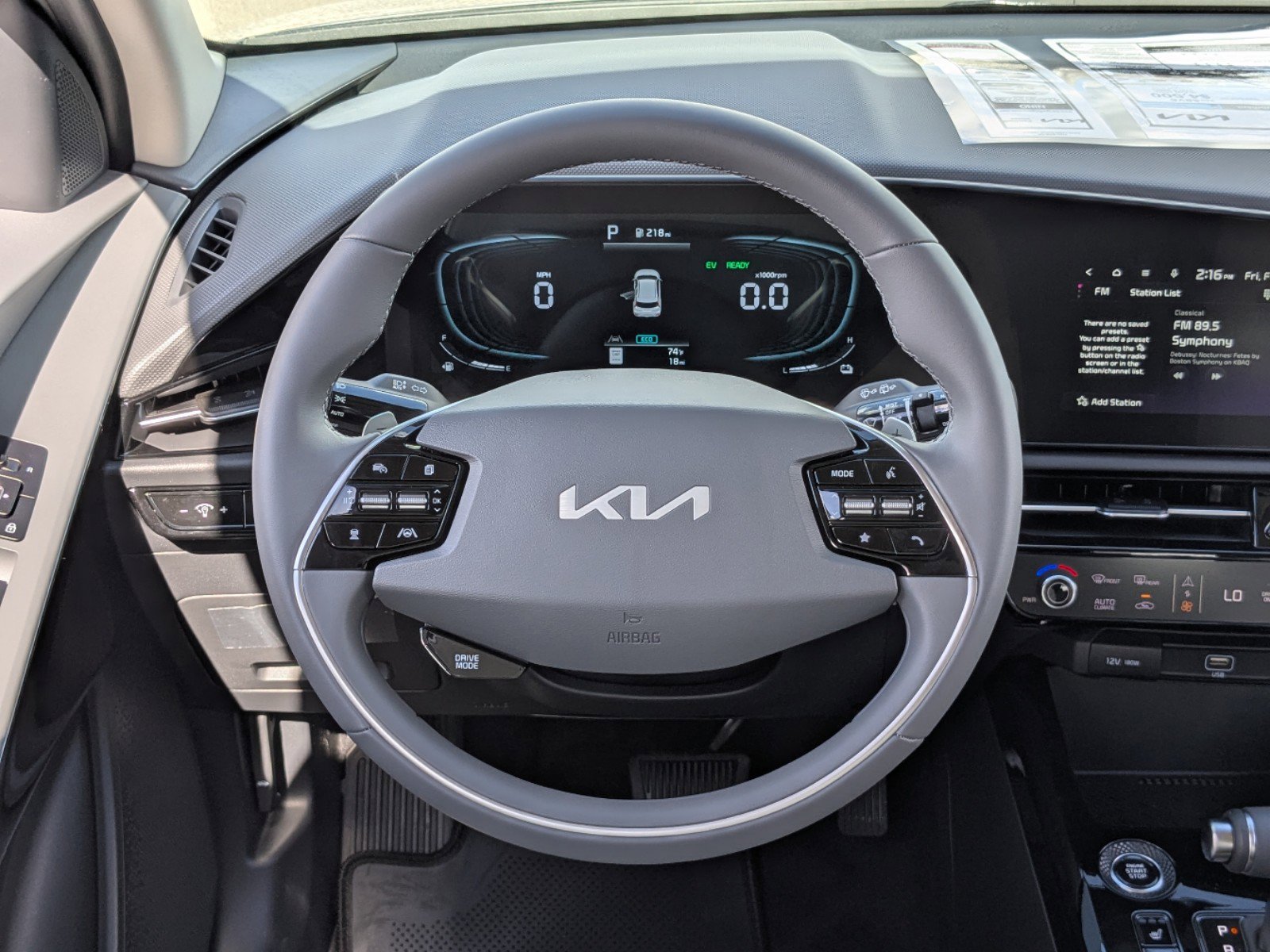 2025 Kia Niro EX photo 23