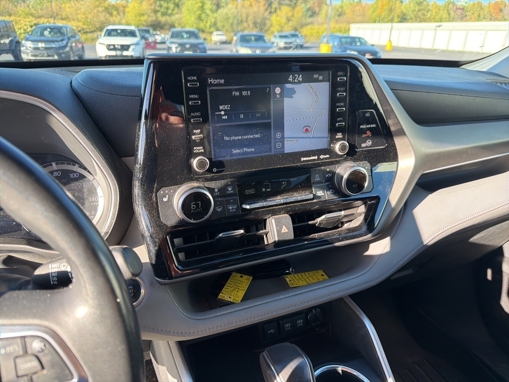 2020 Toyota Highlander XLE photo 3