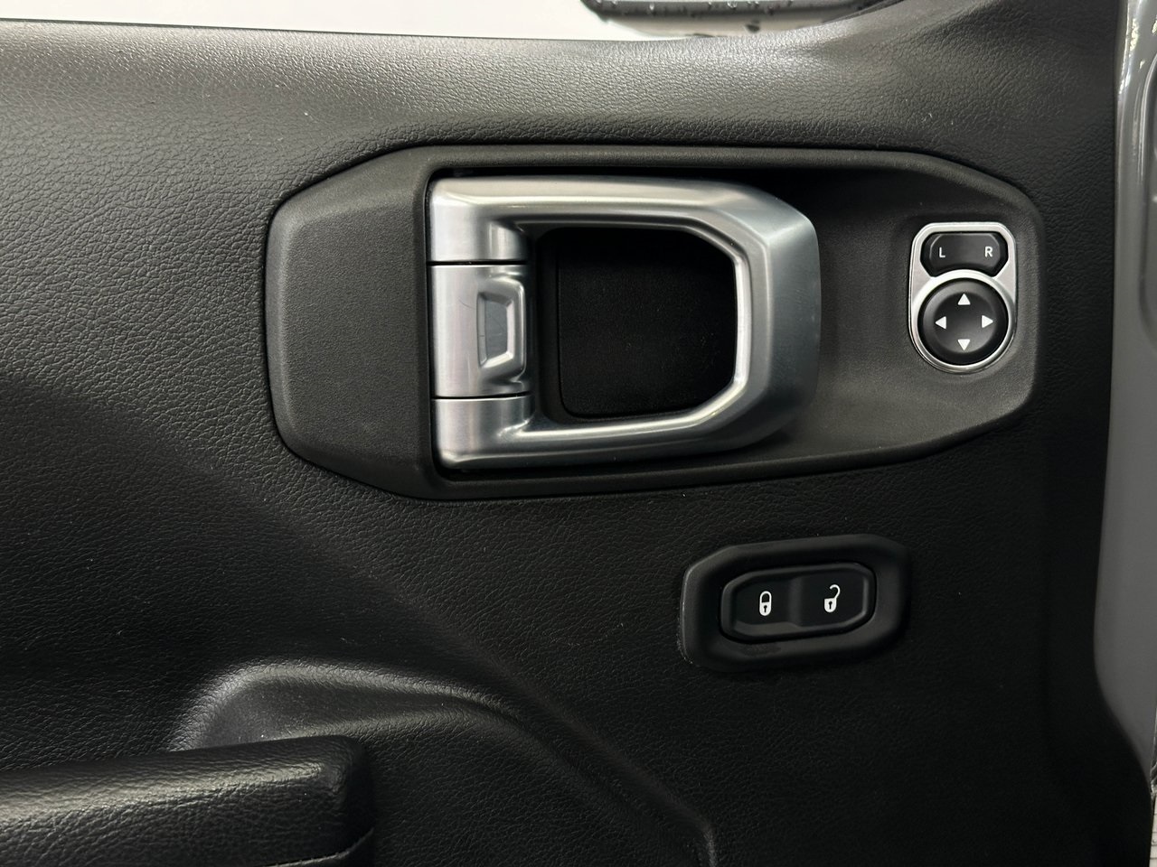 2023 Jeep Wrangler Base 4xe photo 23