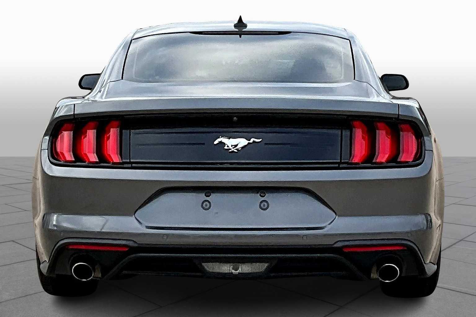 2021 Ford Mustang EcoBoost photo 5