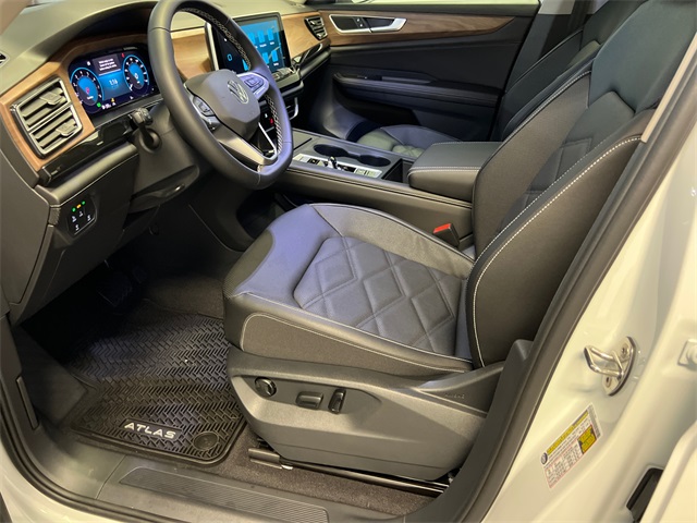 2026 Volkswagen Atlas SE photo 6