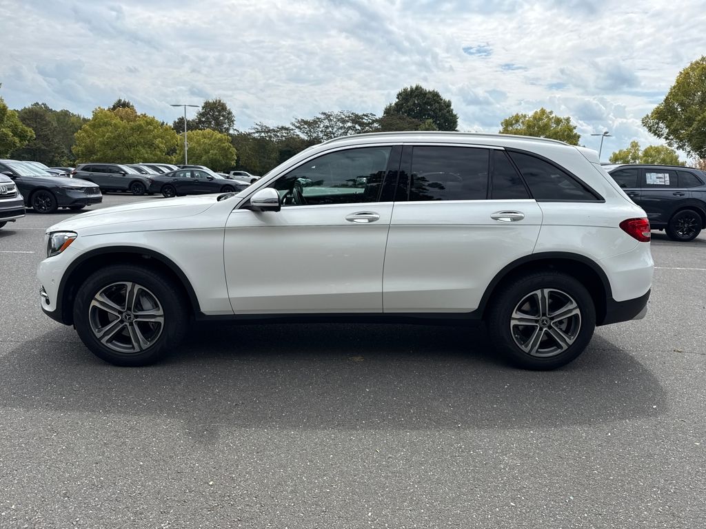2018 Mercedes Benz GLC 300 photo 2