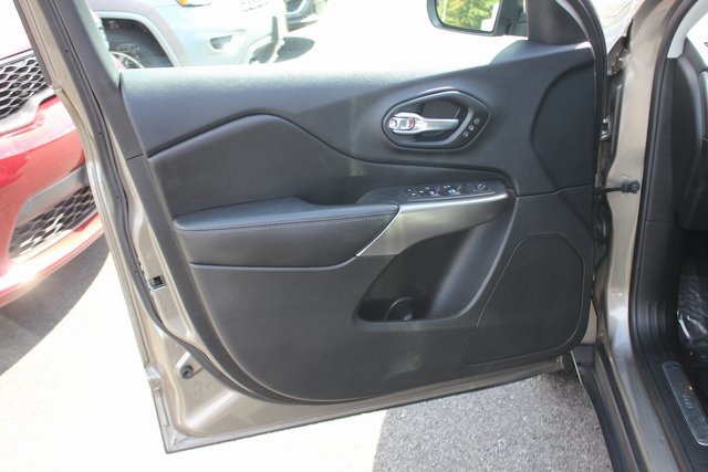 2021 Jeep Cherokee Limited photo 18