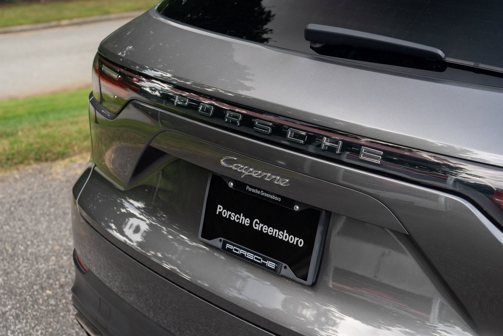 2021 Porsche Cayenne Base photo 12