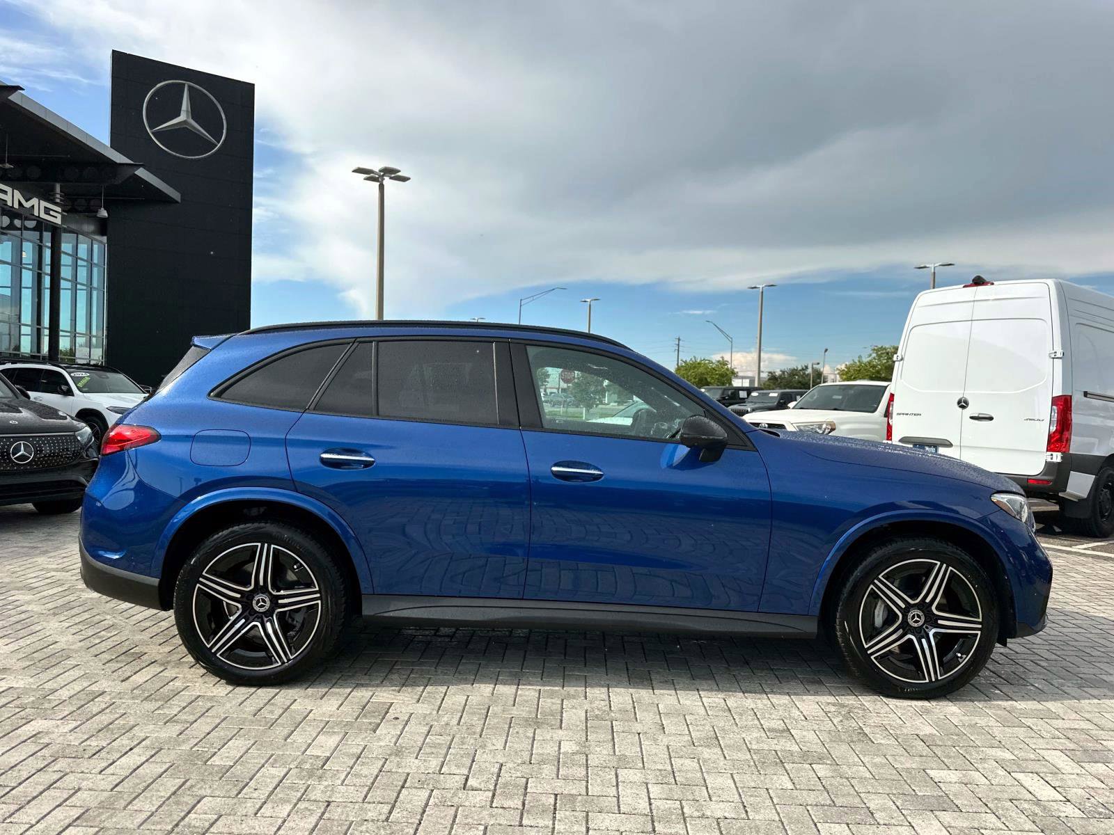 2025 Mercedes Benz GLC 350e 4MATIC photo 3
