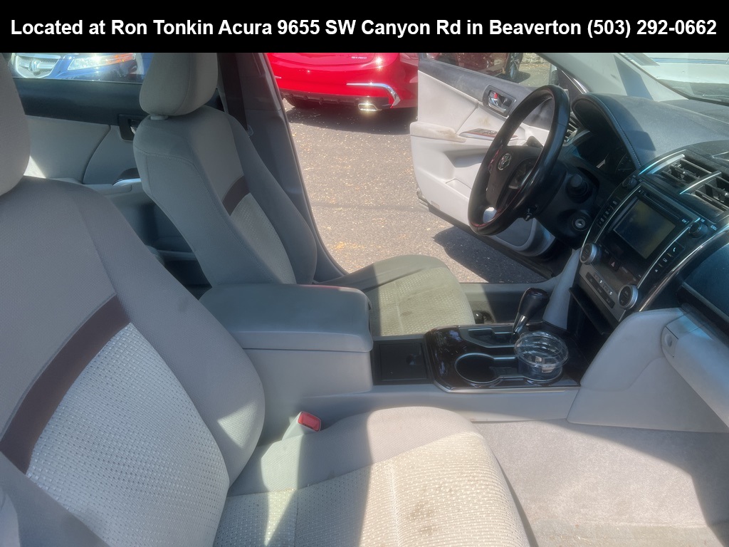 2012 Toyota Camry XLE photo 14