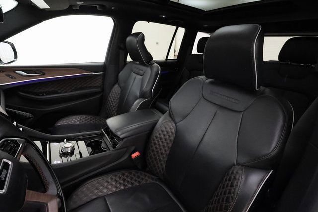 2022 Jeep Grand Cherokee Summit photo 12