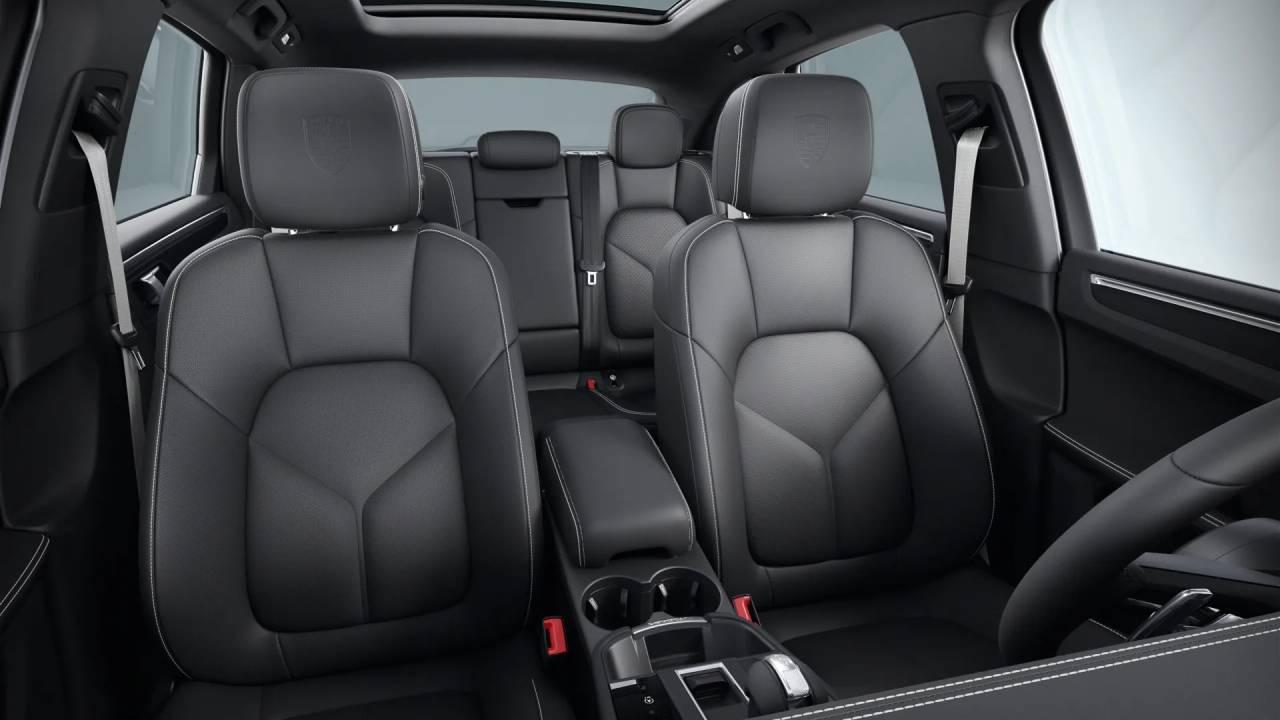 2026 Porsche Macan T photo 7