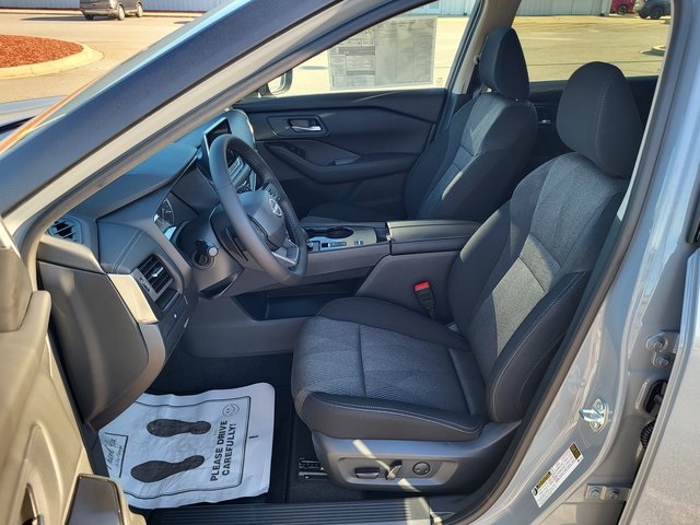 2026 Nissan Rogue SV photo 11