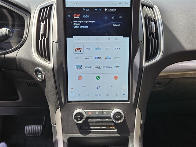 2024 Ford Edge SEL photo 16