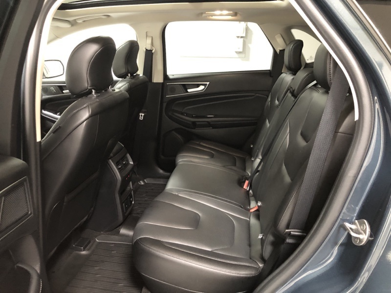 2019 Ford Edge Titanium photo 14