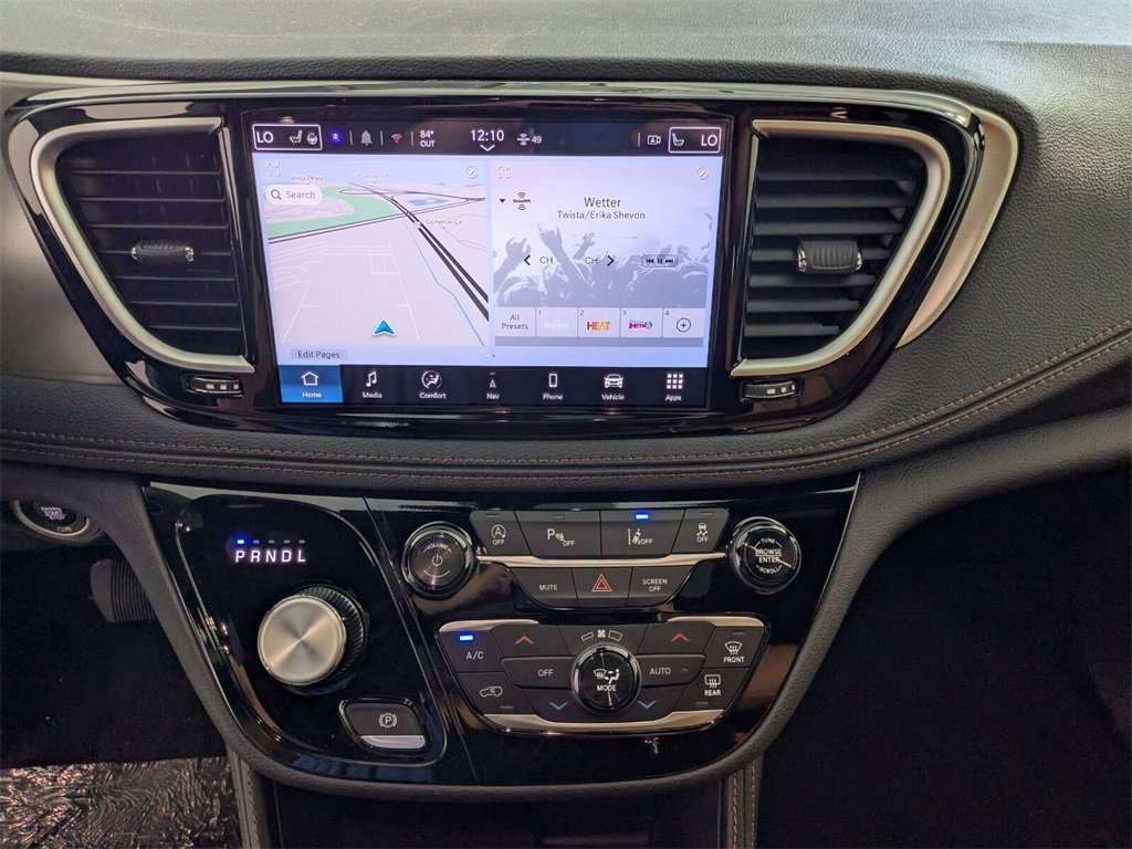 2026 Chrysler Pacifica Pinnacle photo 22