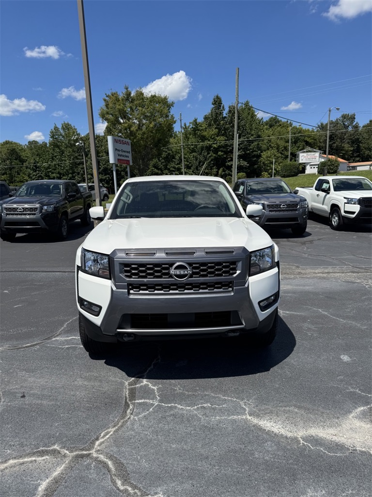 2025 Nissan Frontier Crew Cab SV photo 9