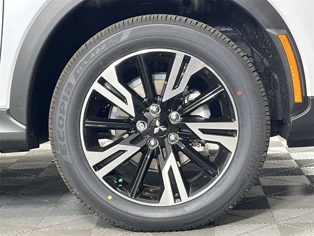 2025 Mitsubishi Eclipse Cross SE photo 9