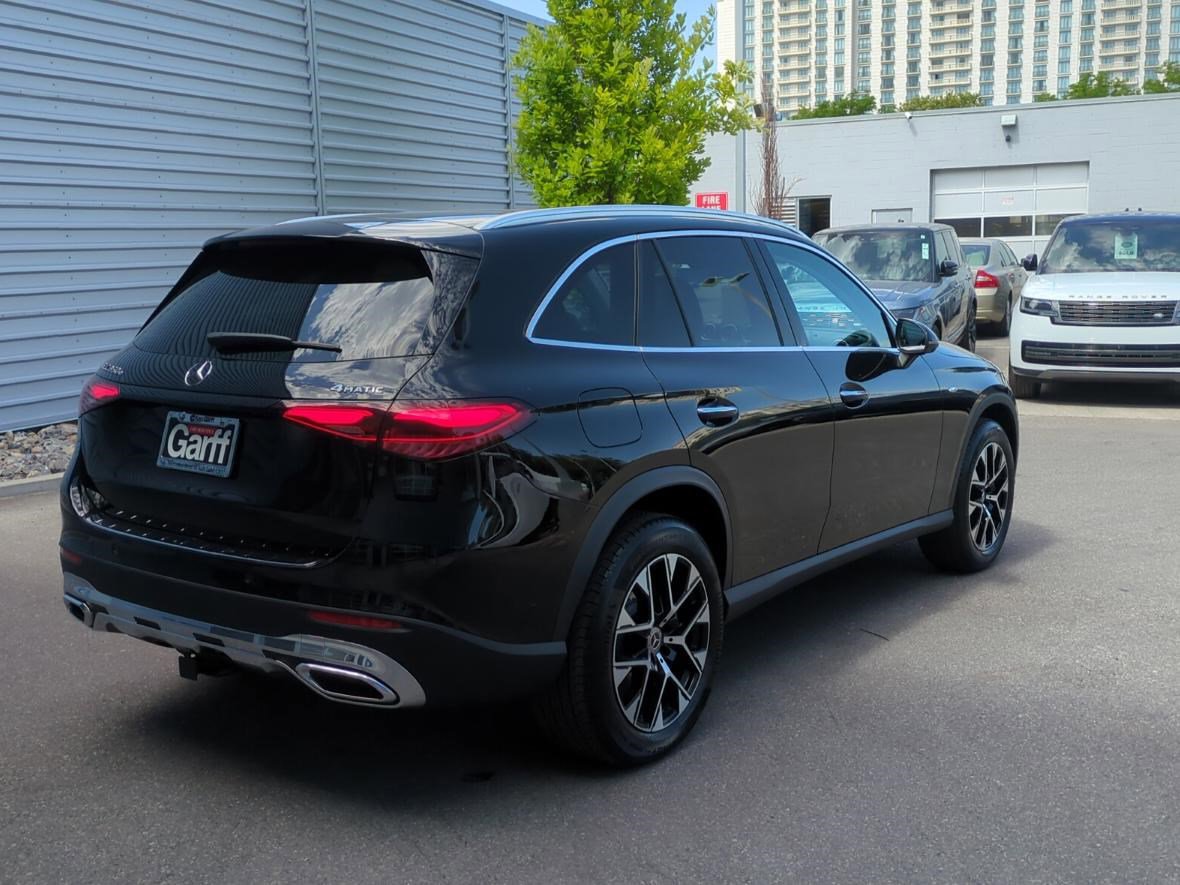 2025 Mercedes Benz GLC 350e 4MATIC photo 3