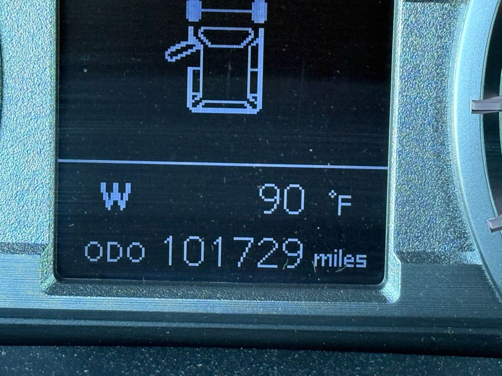 2018 Toyota 4Runner SR5 photo 2