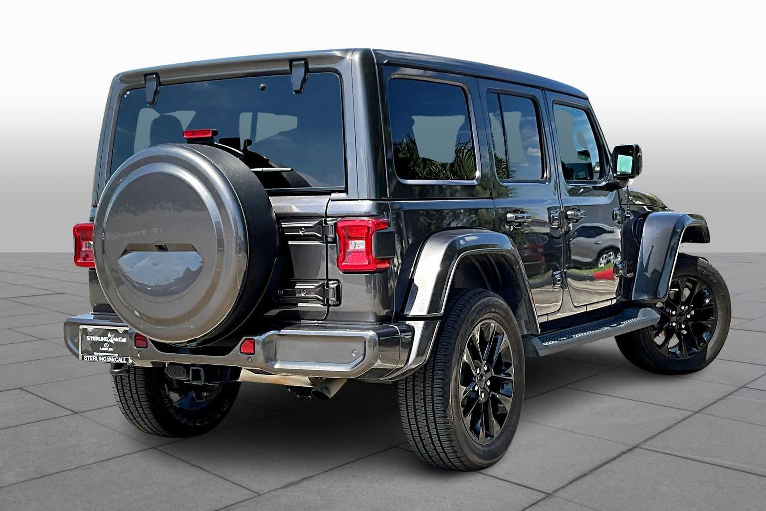 2020 Jeep Wrangler Unlimited Sahara High Altitude photo 10