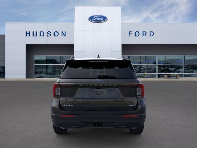 2025 Ford Explorer photo 5