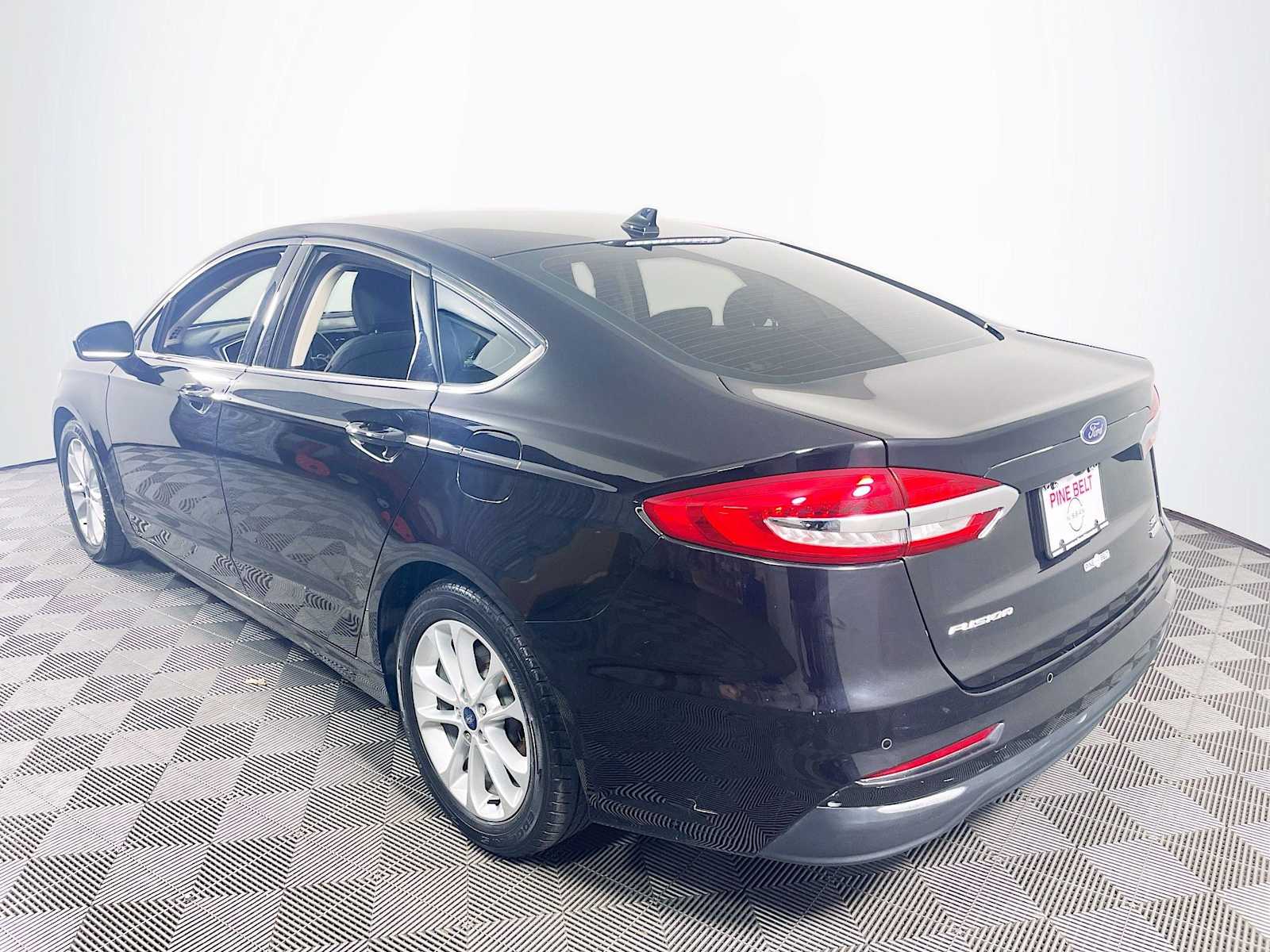 2019 Ford Fusion SE photo 5