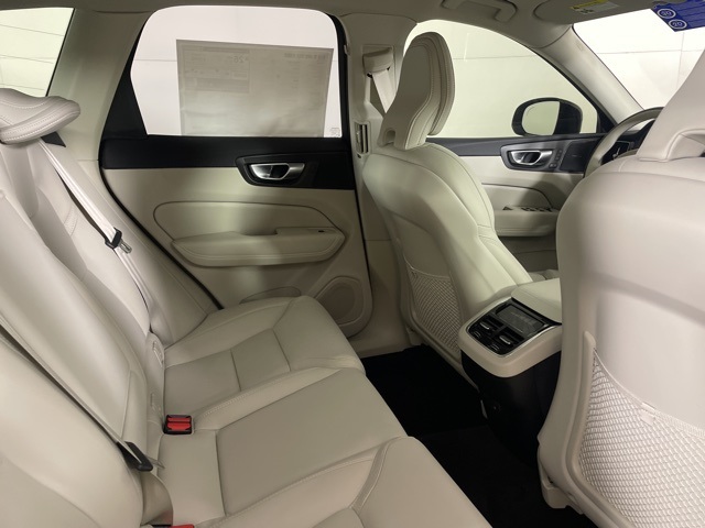 2026 Volvo XC60 photo 16