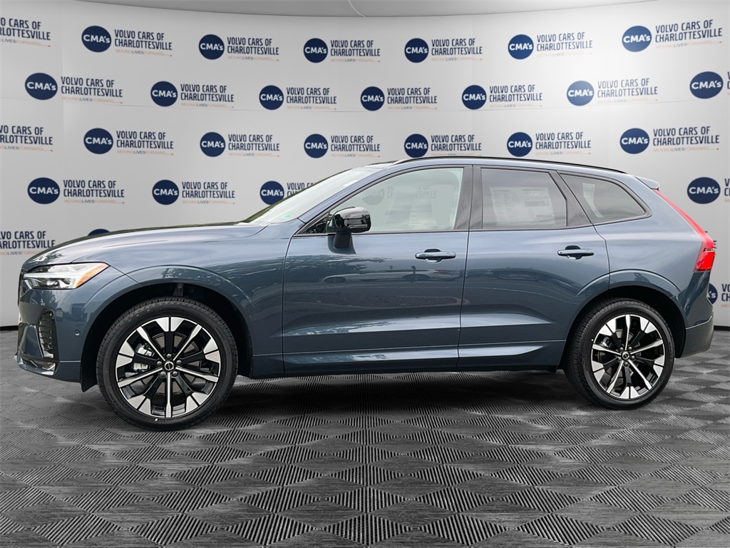 2026 Volvo XC60 B5 Plus photo 2