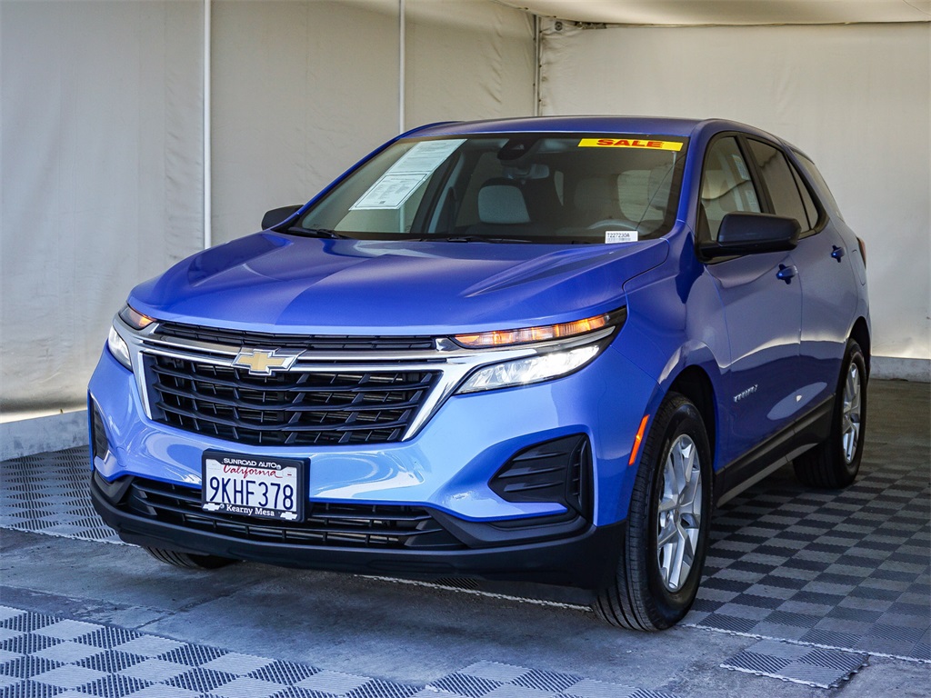 2024 Chevrolet Equinox LS photo 3