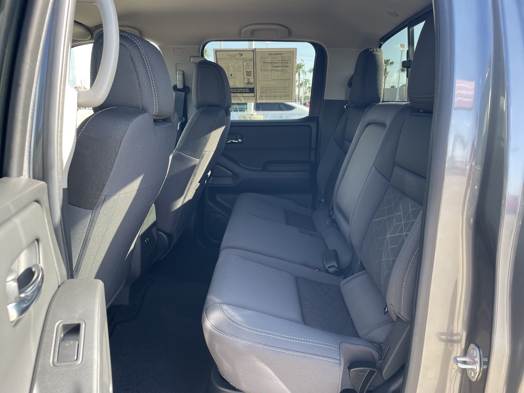 2025 Nissan Frontier SV photo 16