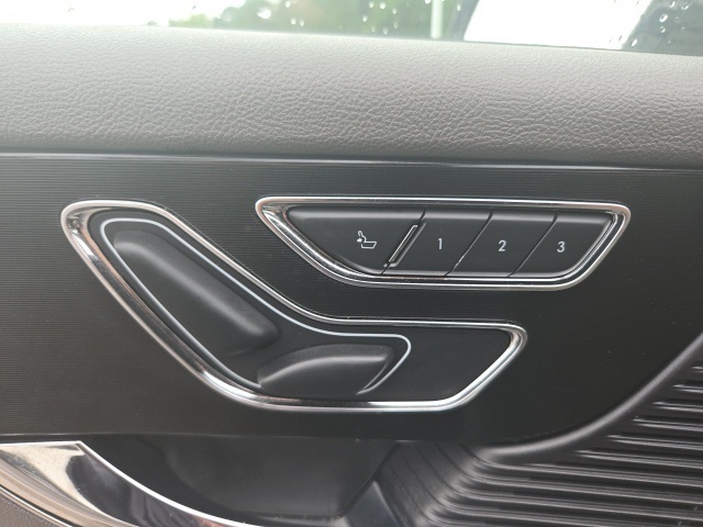 2021 Lincoln Corsair Standard photo 11