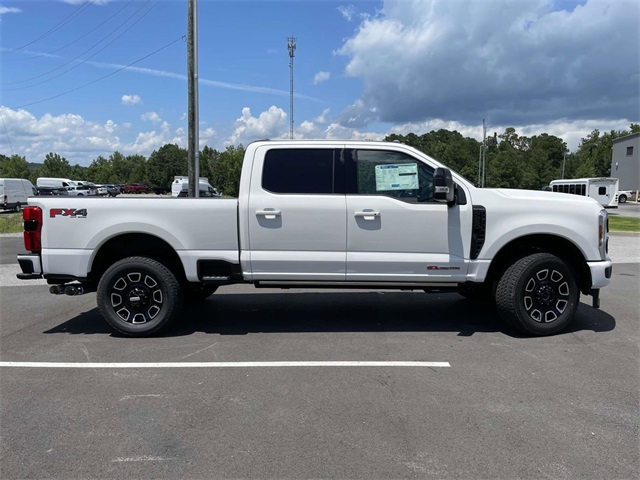2025 Ford F-250 Platinum photo 2