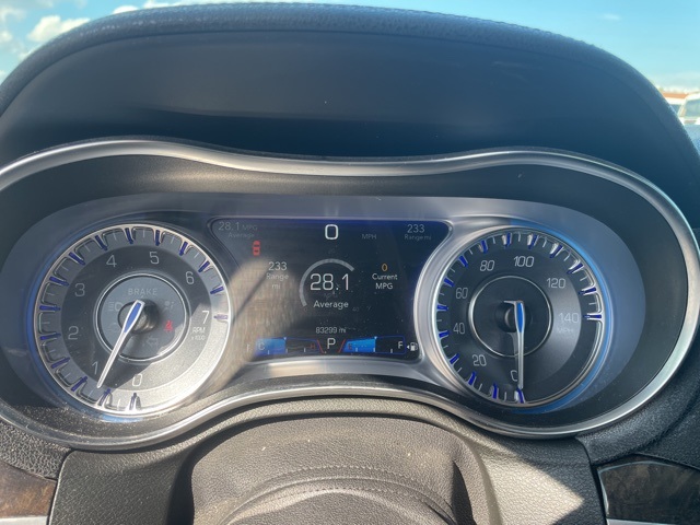 2016 Chrysler 300 C photo 7