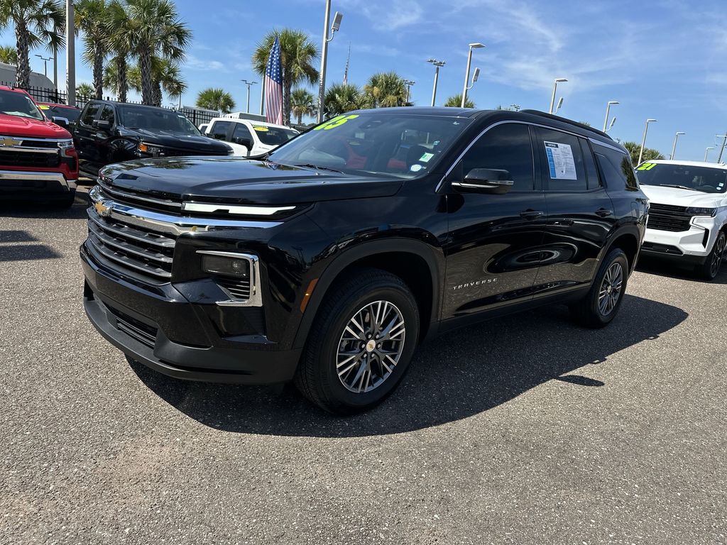 2025 Chevrolet Traverse photo 12