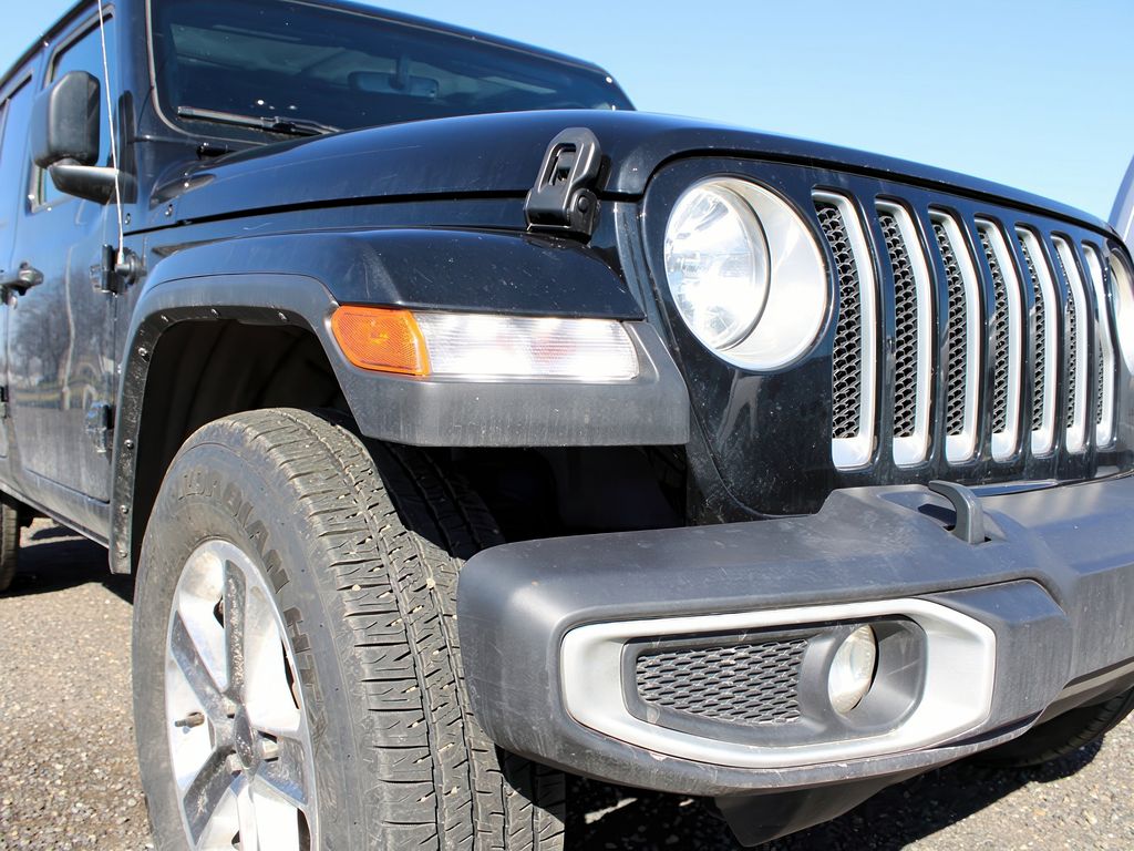 2023 Jeep Wrangler Sahara photo 26