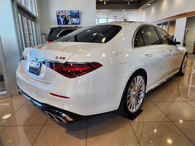 2025 Mercedes Benz S 63 e photo 4