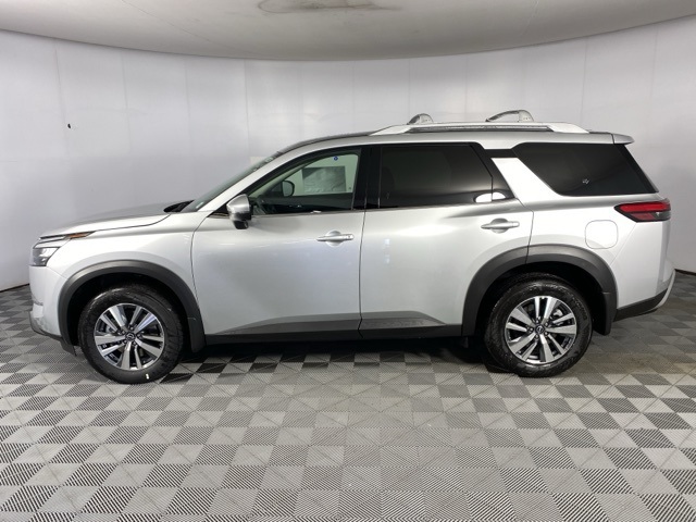 2025 Nissan Pathfinder SL photo 4