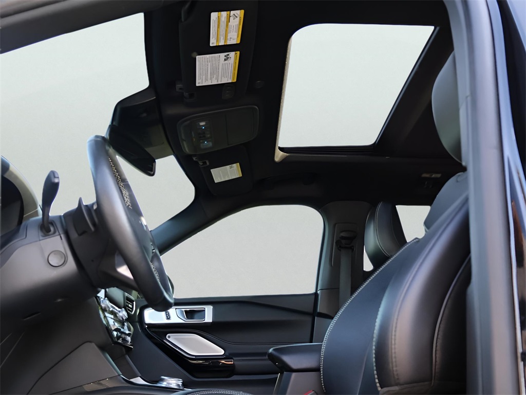 2021 Ford Explorer ST photo 39