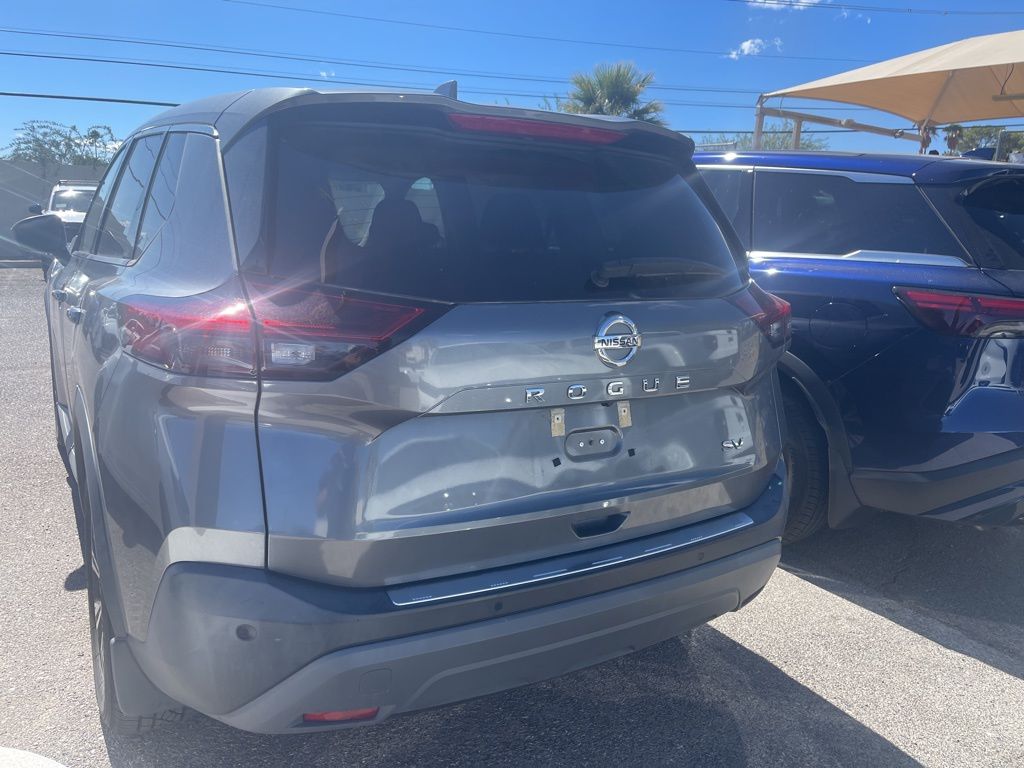 2021 Nissan Rogue SV photo 3