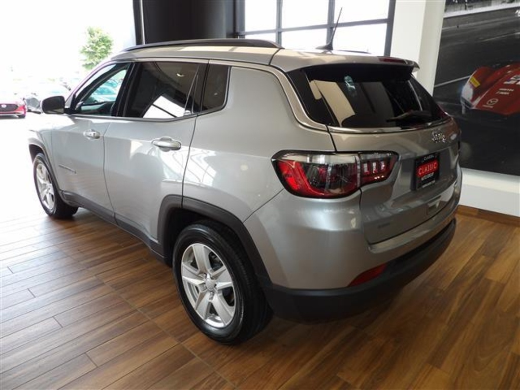 2022 Jeep Compass Latitude photo 7