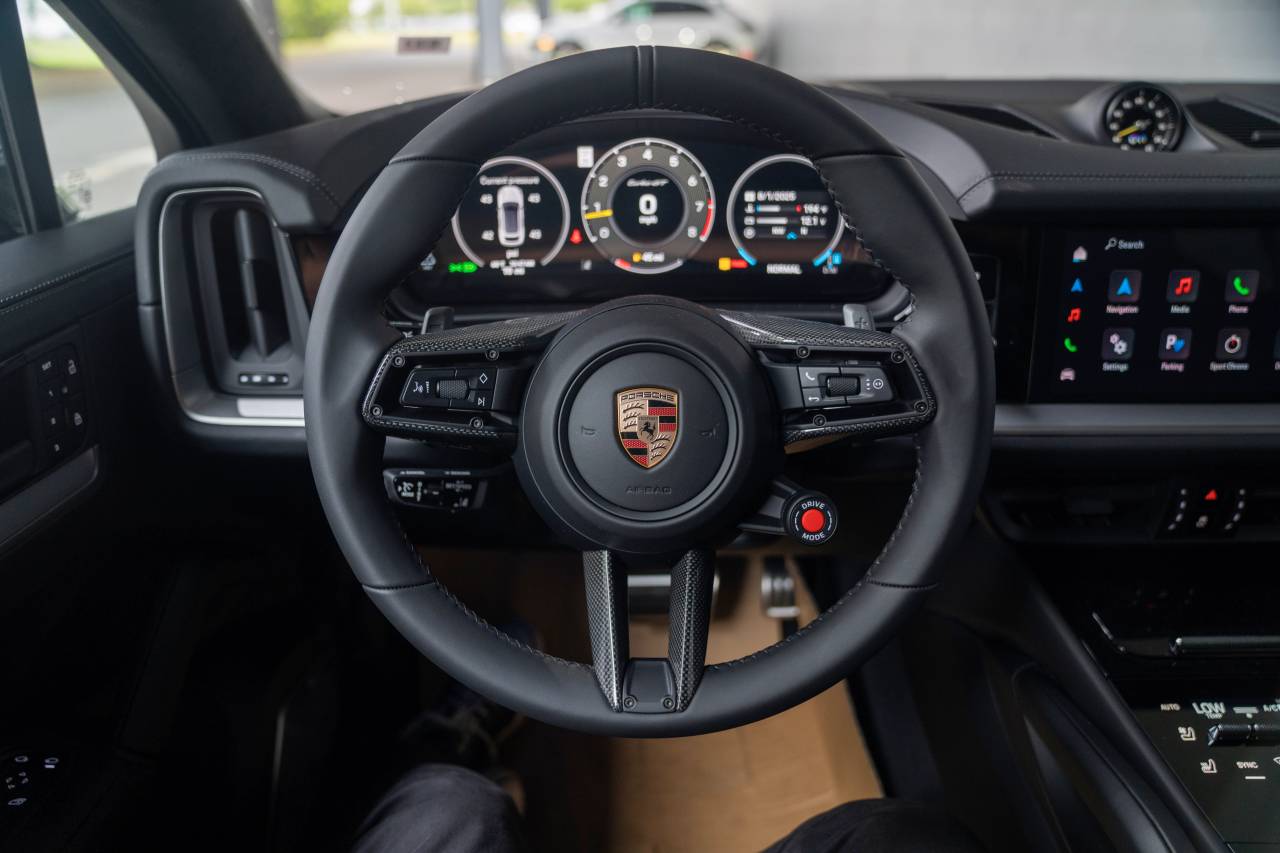2025 Porsche Cayenne Turbo GT photo 7
