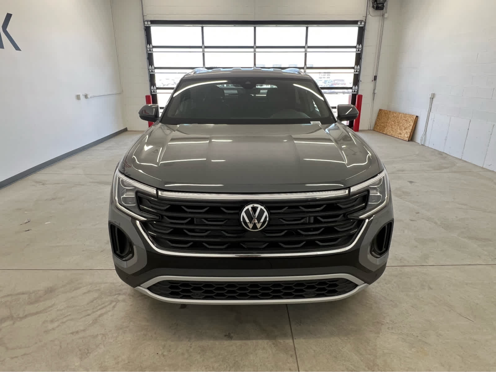 2025 Volkswagen Atlas Cross Sport SE Technology photo 6
