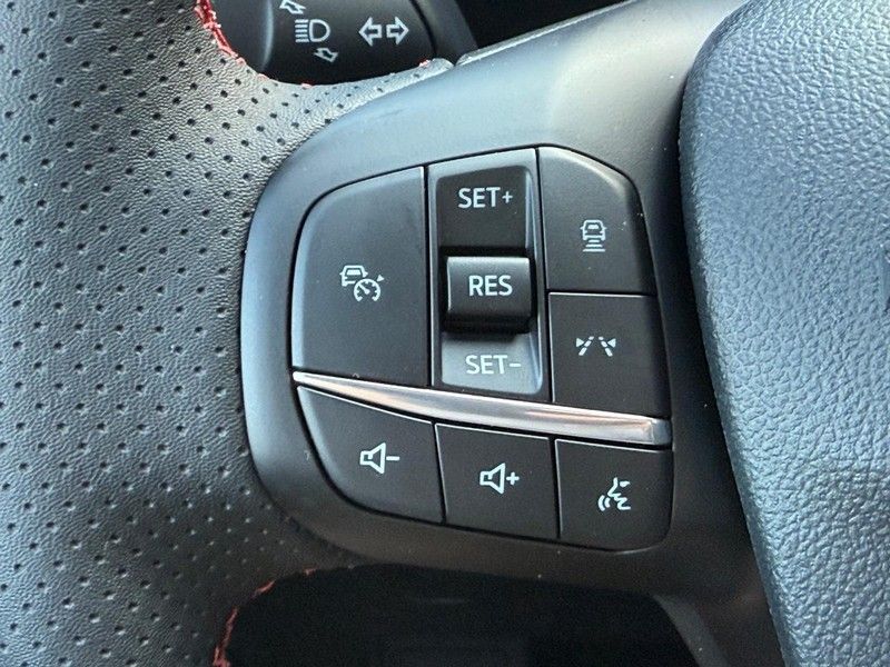 2025 Ford Escape ST-Line photo 12