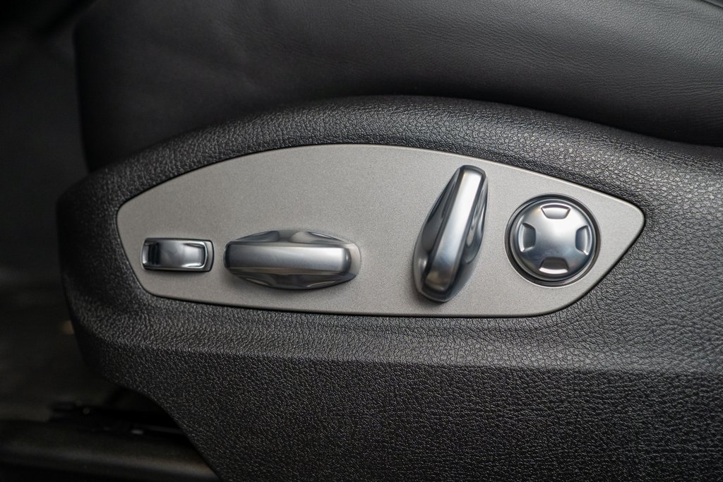 New 2025 Jet Black Metallic Porsche S image 19