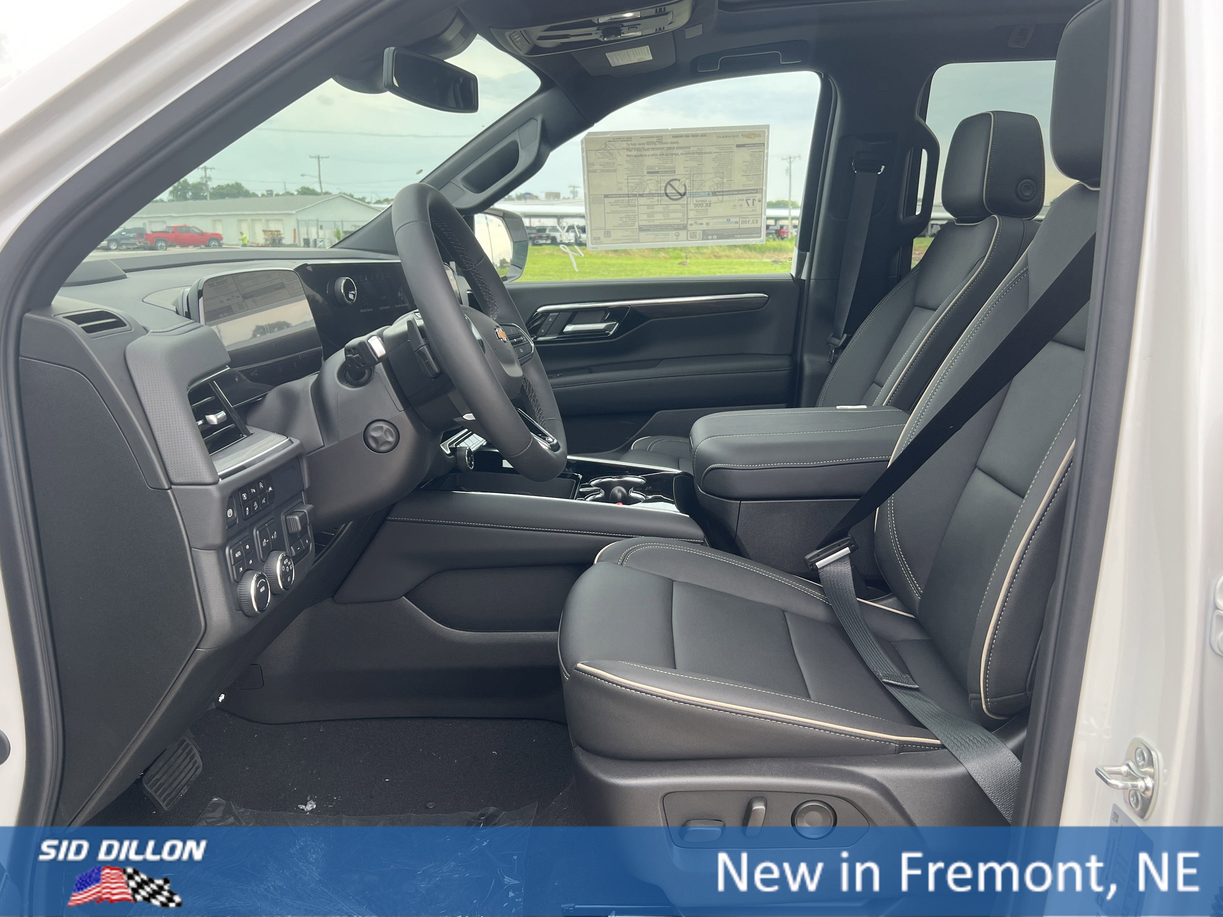 2025 Chevrolet Tahoe Premier photo 3