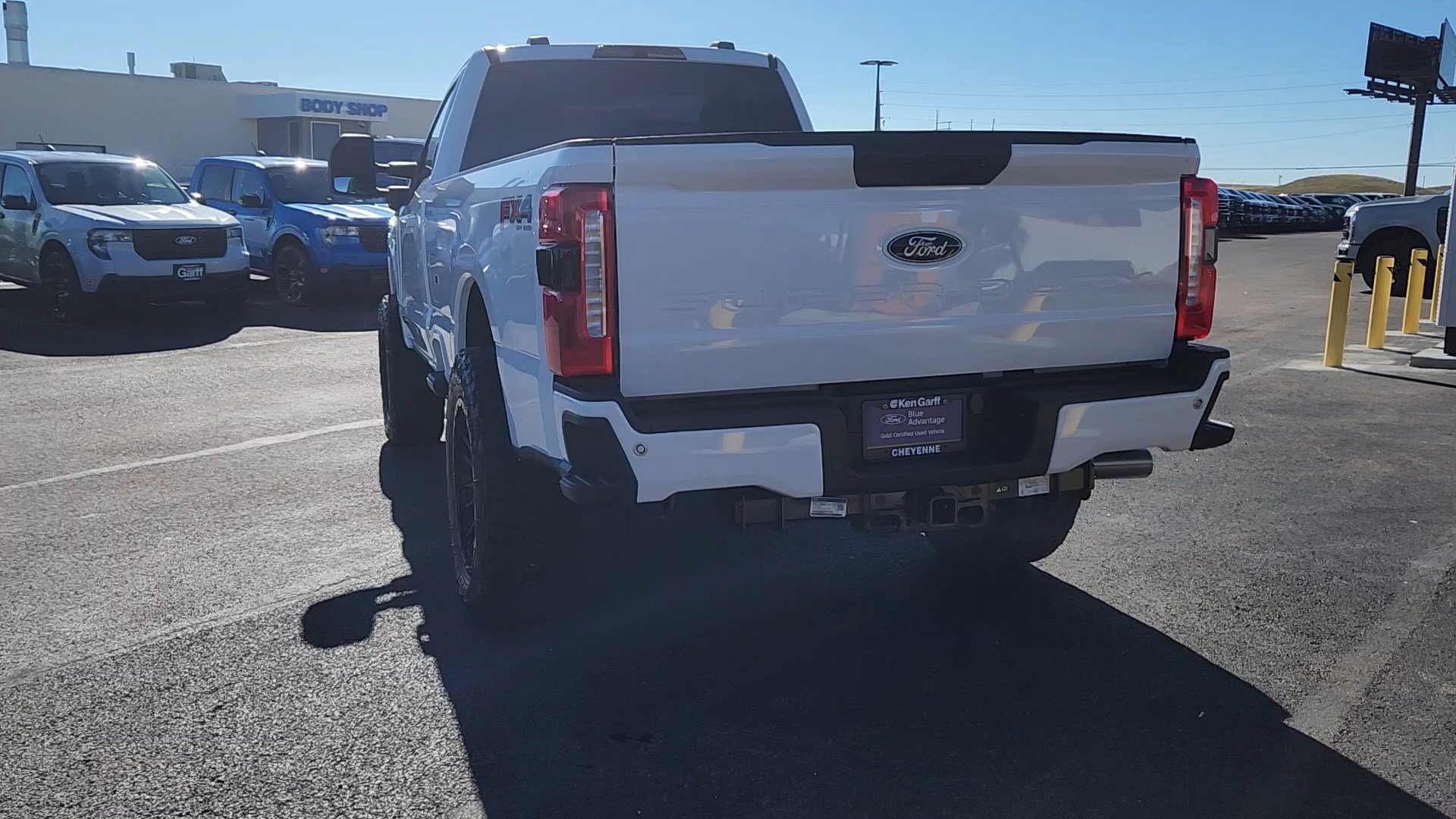 2023 Ford F-350 XLT photo 3