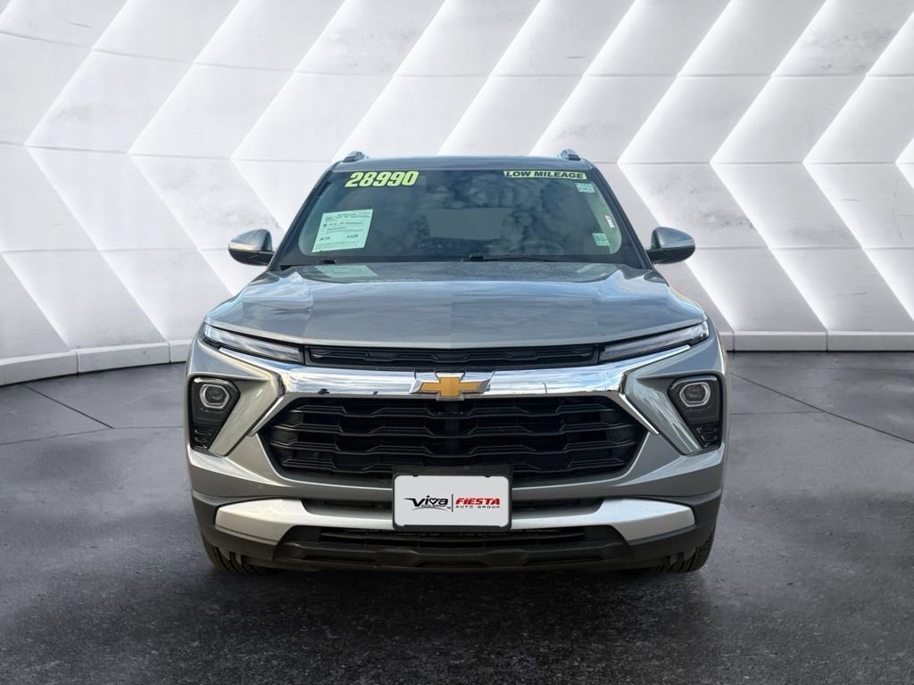 2025 Chevrolet Trailblazer LT photo 2