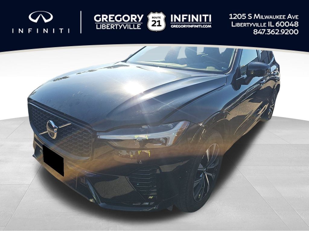 2025 Volvo XC60 Plus's photo